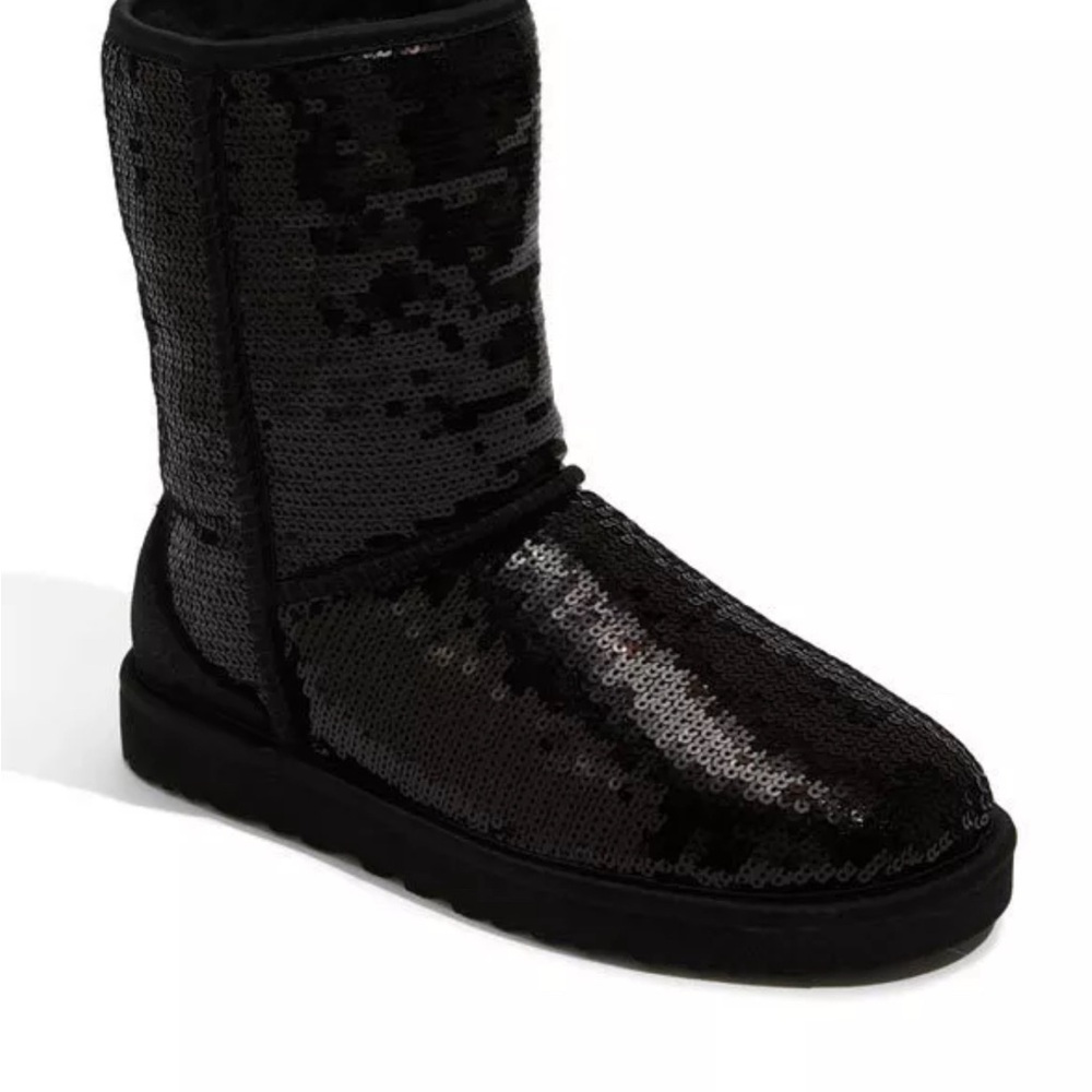 $240 UGG Australia Classic Short SPARKLES Black Sequin Boots Size 7 3161